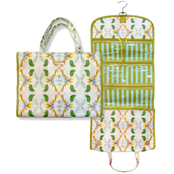 Brooks Avenue Hanging Travel Case , Dogwood