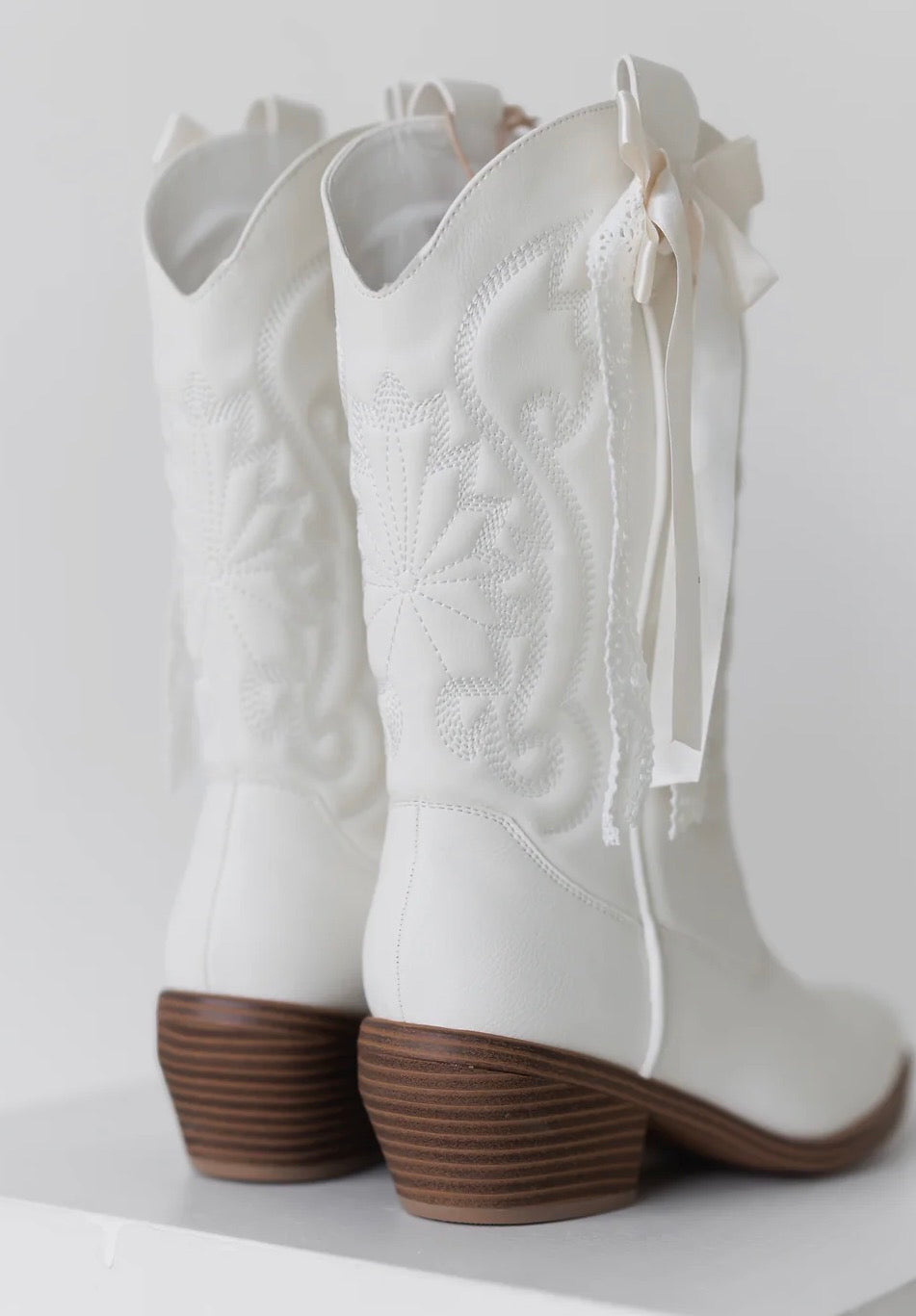 White Lucilla Cowgirl Boot w/Ribbon