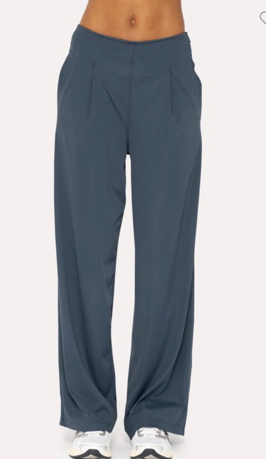 Flexflow Pleated Front Wide Leg Pant, Navy