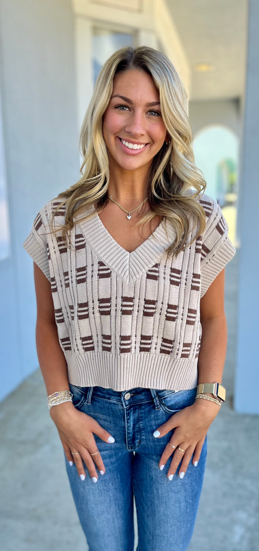 Patterned Motif V Neck Cropped Knit Vest