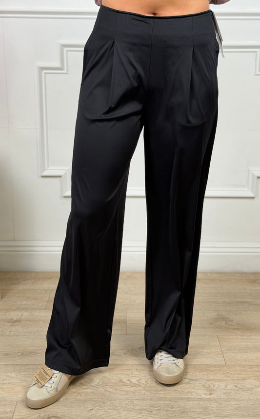 Flexflow Pleated Front Wide Leg Pant, Black