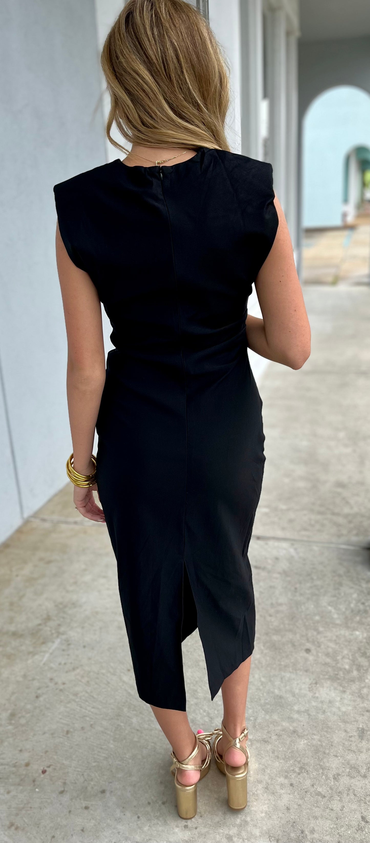 Black Round Neck Midi Dress