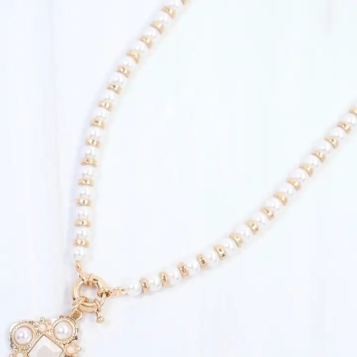 Cairns Pearl Beaded Pendant Necklace