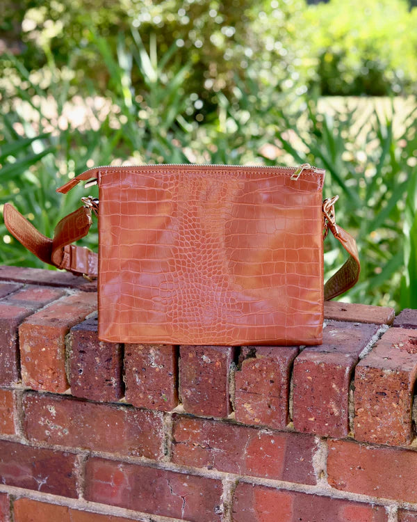 Ariana Crossbody , Saddle EC