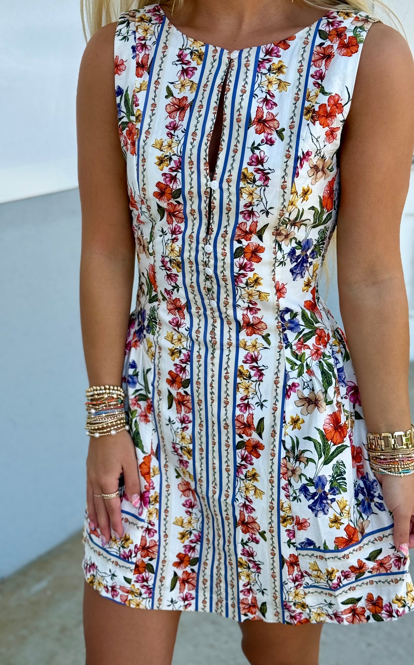 Foral Open Back Dress W Buttons