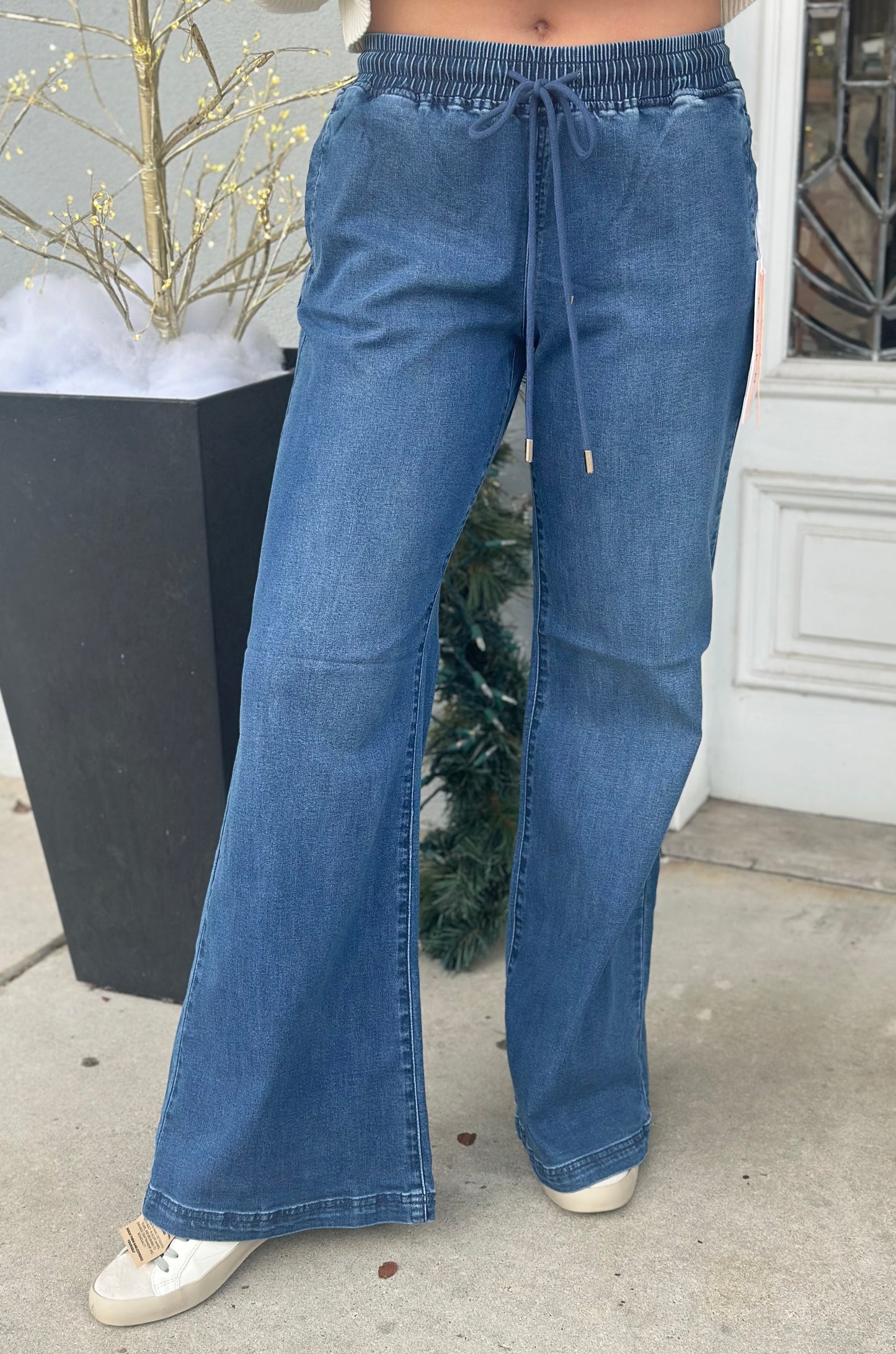 Mid Rise Wide Leg Pull On Pants