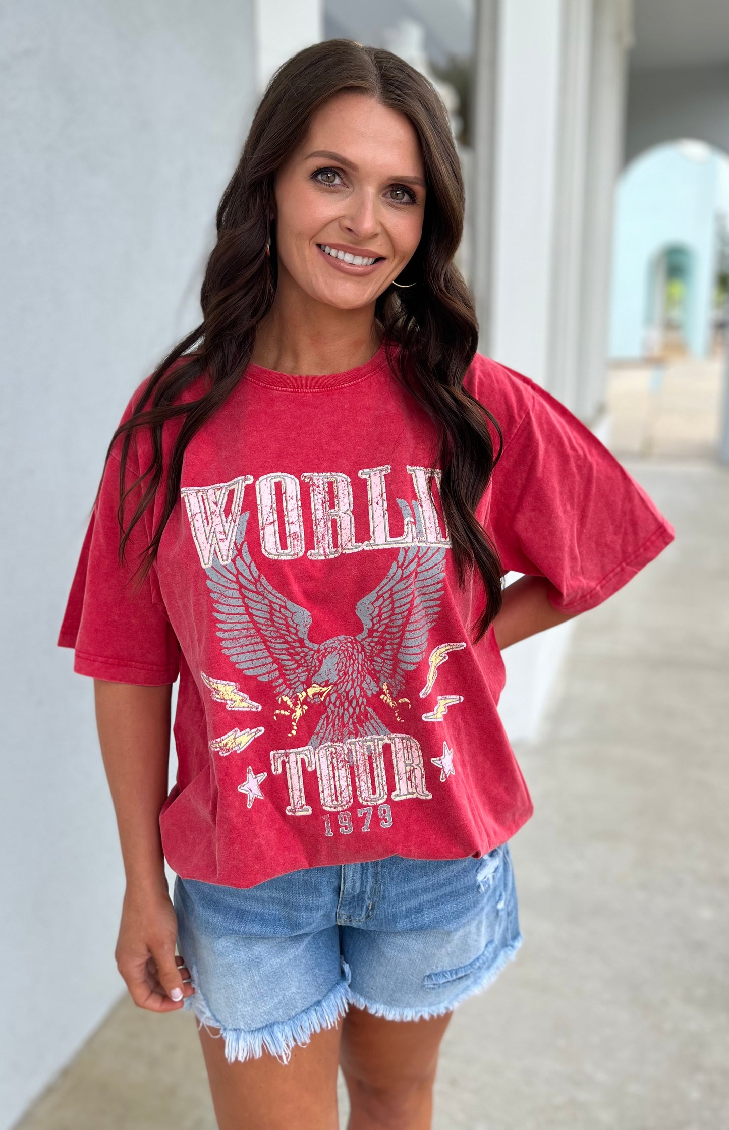 World Tour Vintage Eagle Graphic , Red