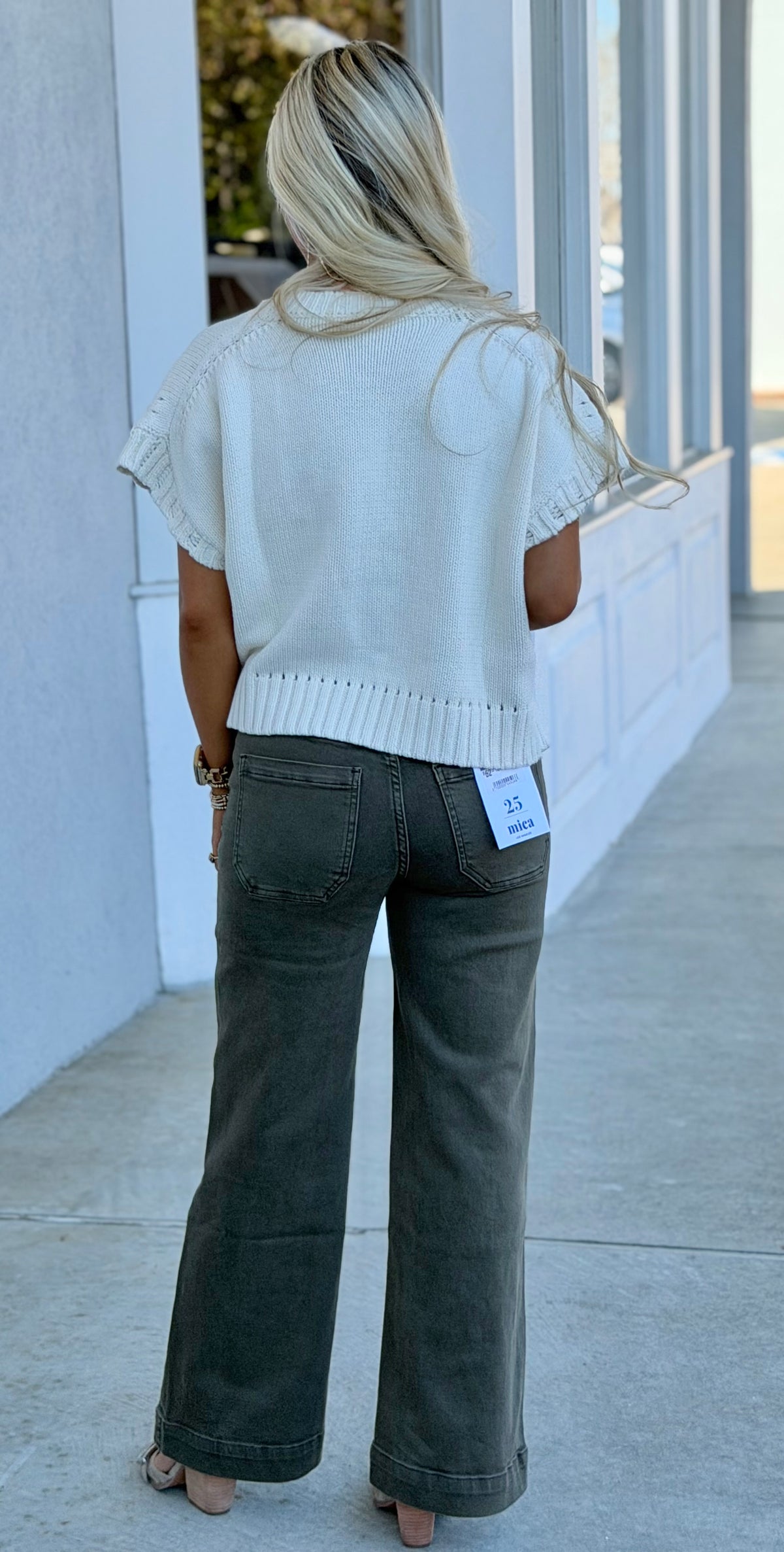 Duck Graphic Short Sleeve Sweater