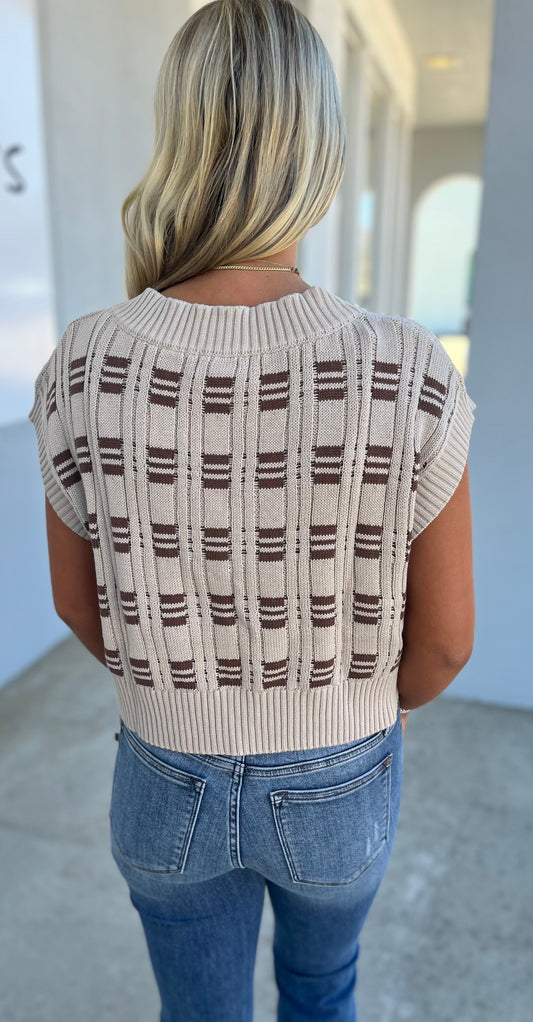 Patterned Motif V Neck Cropped Knit Vest