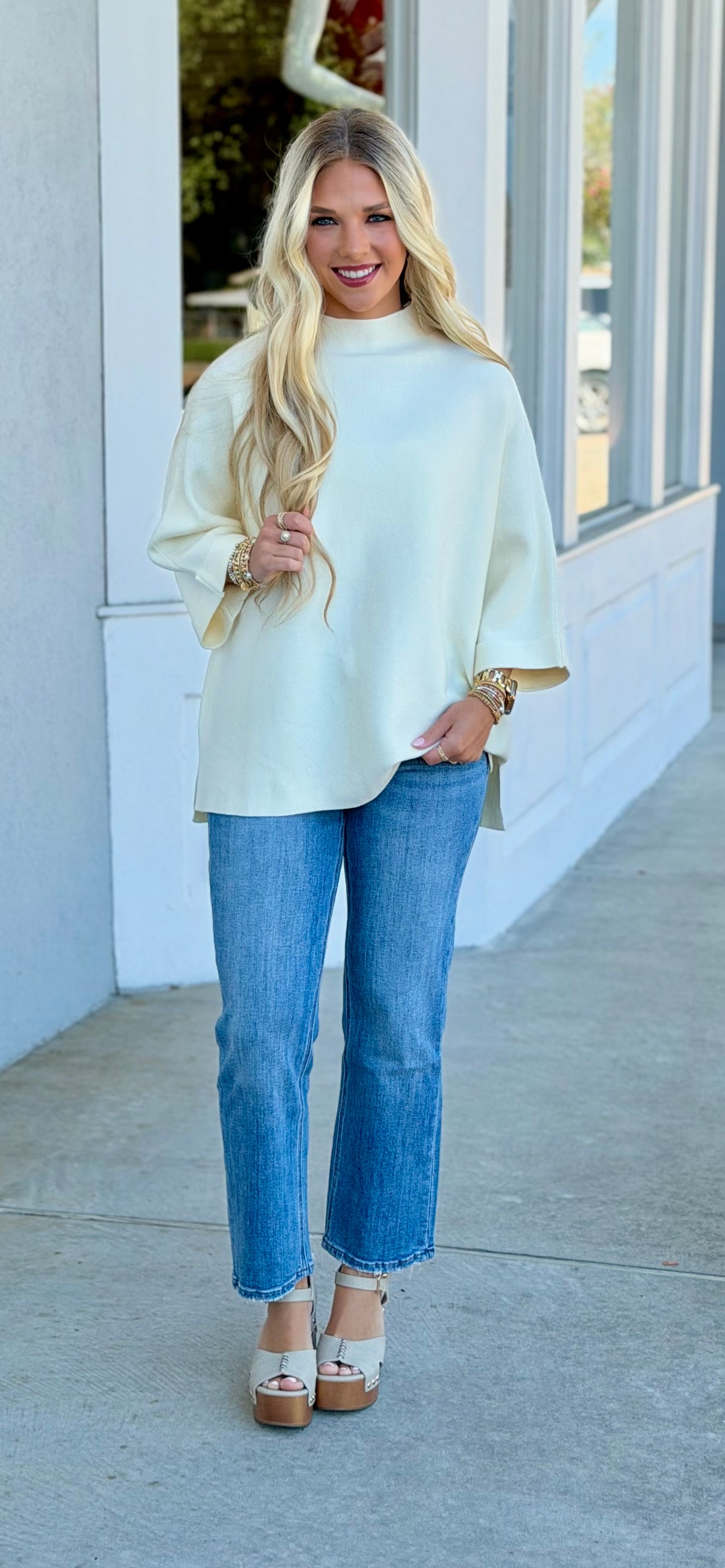 Mid Rise Crop Straight Jean