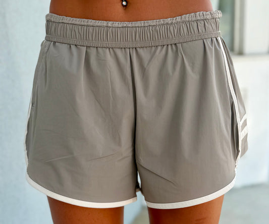 Poly+Butter Active Short, Stone Taupe/Pearl