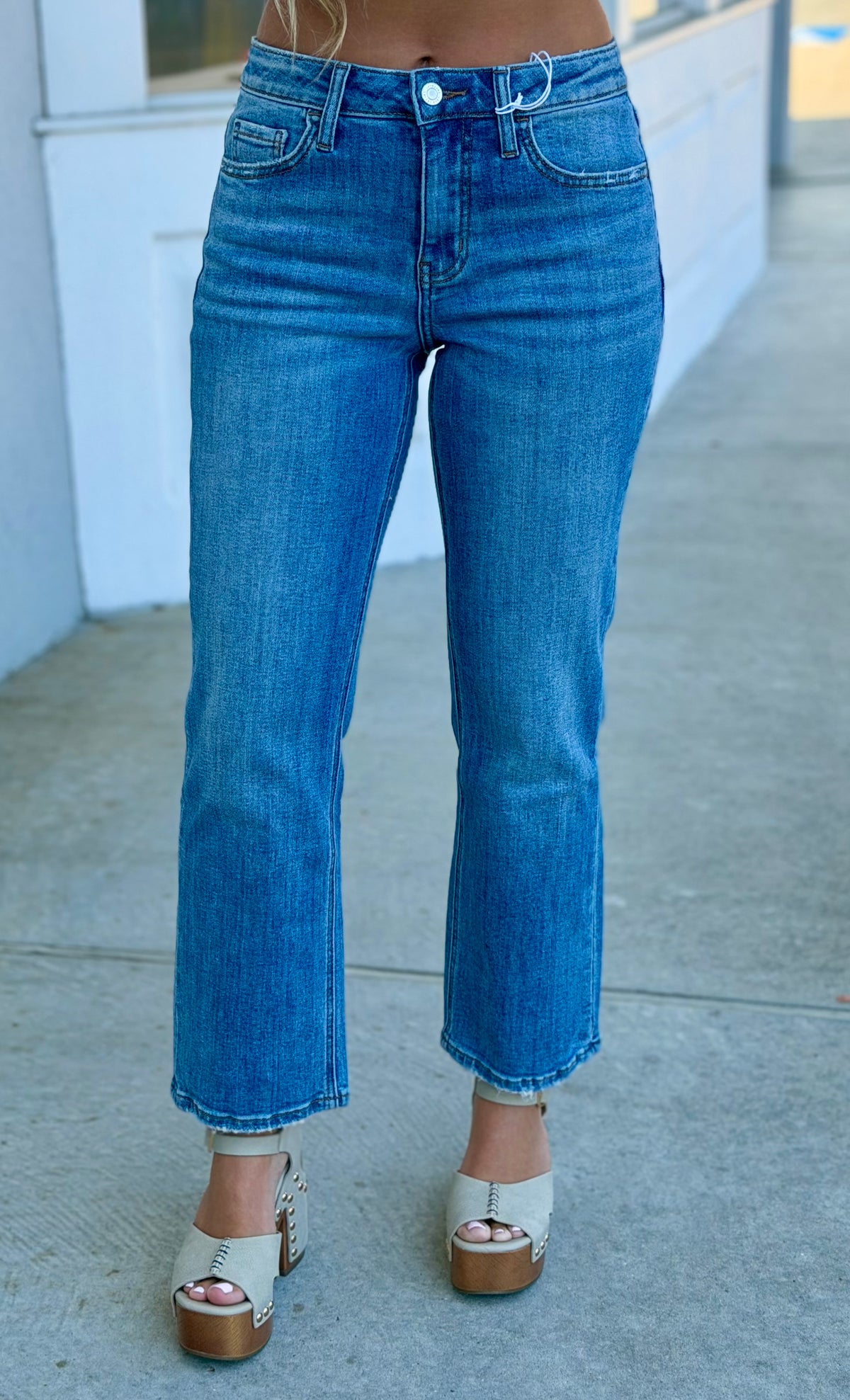 Mid Rise Crop Straight Jean