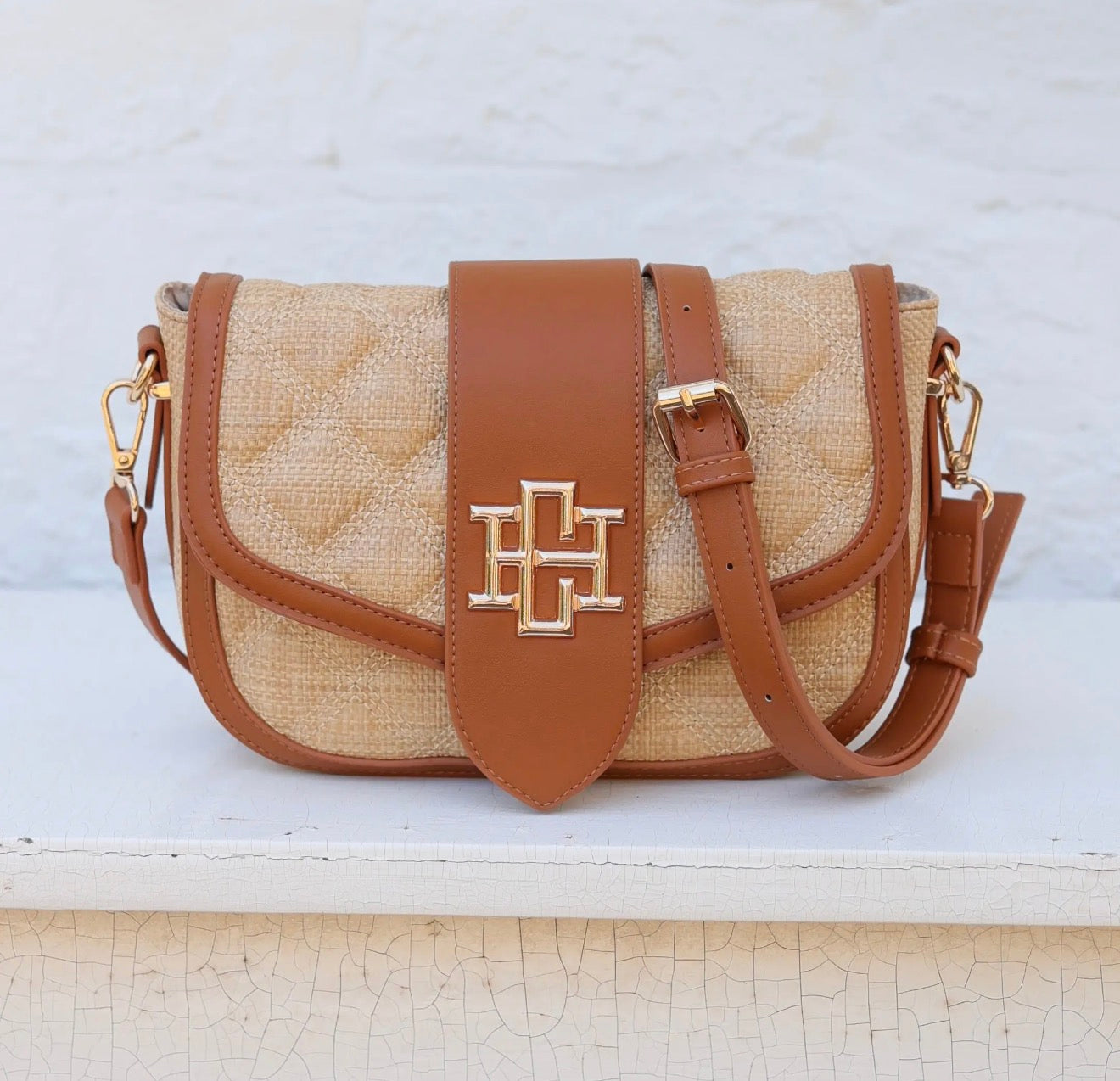 Griffin Crossbody Bag , Natural DQ